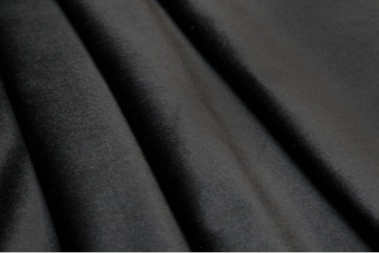 Ύφασμα βελούδο σε μαύρο χρώμα 150cm