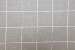 Βαμβακερό ύφασμα ανοιχτό γκρι και λευκό με τετράγωνο μοτίβο και φάρδος 240cm 