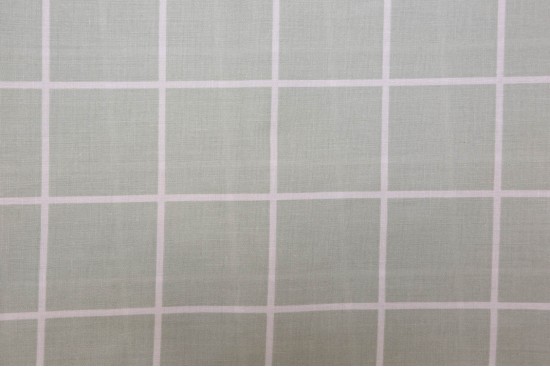 Βαμβακερό ύφασμα ανοιχτό γκρι και λευκό με τετράγωνο μοτίβο και φάρδος 240cm 
