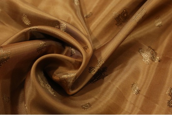 Φόδρα βισκόζ ασετάτ καφέ 150cm φάρδος με σχέδιο σε χρυσό χρώμα