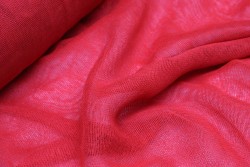Gauze red with a width of 150cm