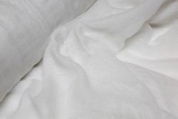 Gauze white with a width of 150cm