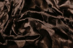Fur in brown color and width 150cm