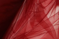 Soft tulle with a width of 160cm in crimson color