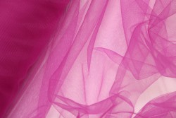 Soft tulle with a width of 160cm in fuchsia color