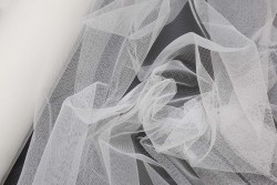 Soft tulle with a width of 160cm in white color