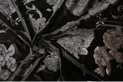 Ύφασμα βελούδο ελαστικό σε μαύρο χρώμα με ανάγλυφα σχέδια 160cm