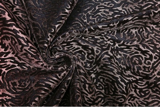 Ύφασμα βελούδο σε μαύρο χρώμα με ανάγλυφα σχέδια 110cm