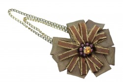Καρφίτσα σε χάλκινο χρώμα με πέρλες, αλυσίδα και σχέδιο άνθος με διάμετρο 70mm 