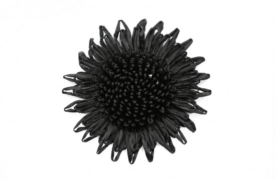 Καρφίτσα σε μαύρο χρώμα με σχέδιο άνθος 100mm