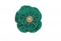 Καρφίτσα με ύφασμα πλισέ και σχέδιο άνθος με διάμετρο 8cm σε πράσινο χρώμα και στρας με πέρλα