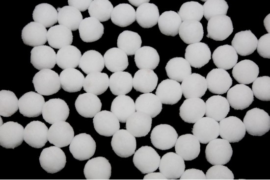 Πομ - πομ μπαλίτσες σε λευκό χρώμα 20mm διάμετρος