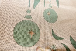 Κέντημα καρέ 90Χ90cm Χριστουγεννιάτικο με μπάλες 