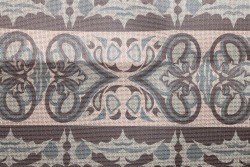 Κέντημα τραβέρσα 40Χ137m με σχέδια σε πράσινο χρώμα