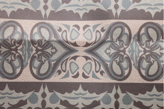 Κέντημα τραβέρσα 40Χ137m με σχέδια σε πράσινο χρώμα