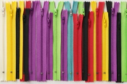 100 Φερμουάρ απλό λεπτό 18-20cm σε διάφορα χρώματα