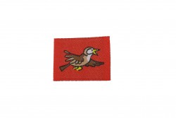 Ραφτό μοτίφ κόκκινο με φιγούρα πουλιού 33Χ26mm
